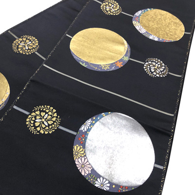 【新着情報】夜空に浮かぶ月「となみ織物」創作の袋帯