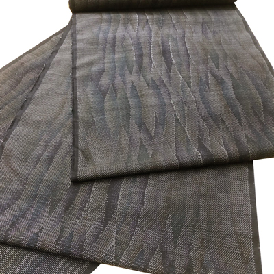 【新着情報】洒落感のあるよろけ縞 広幅の手織り本場大島紬