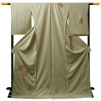 【新着情報】高級刺繍ブランド「将雪英」上品さが際立つ相良刺繍訪問着が３点