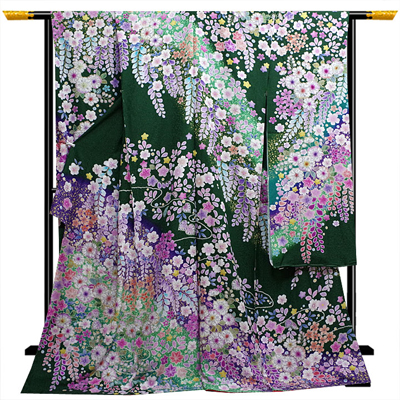 【新着情報】華やかなに映える！個性的な色彩の辻が花柄振袖が登場