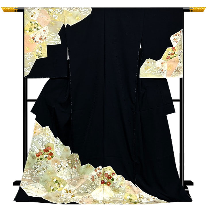 【新着情報】美しい黒地に映える上品な古典柄のデザイン、高級訪問着が入荷 【新着情報】美しい黒地に映える上品な古典柄のデザイン、高級訪問着が入荷