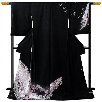 【11/27 新着商品】黒地に映える辻が花模様、おぼろ染の特撰訪問着